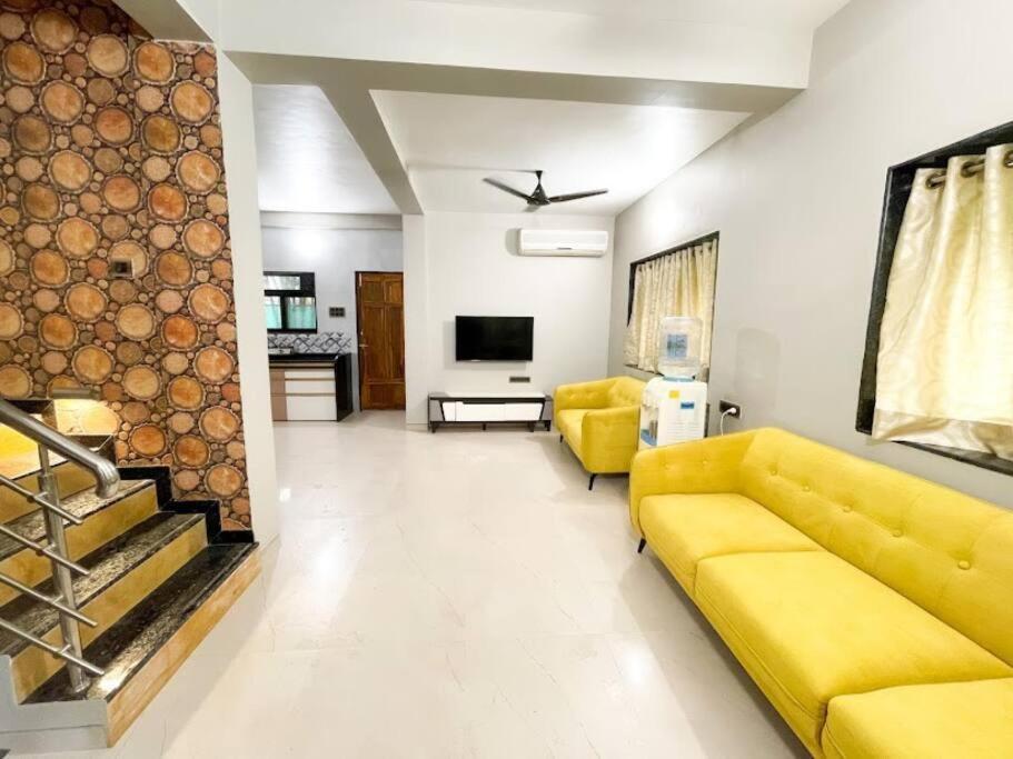 Corner House, Lonavla By Meheru-4 Bhk Villa With Pool Exterior photo