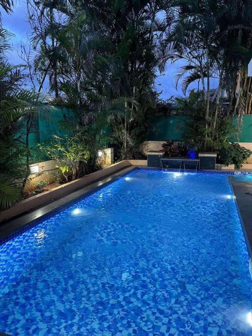 Corner House, Lonavla By Meheru-4 Bhk Villa With Pool Exterior photo